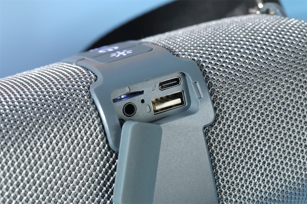 Draagbare bluetooth speaker met led verlichting en tws_voghion.com