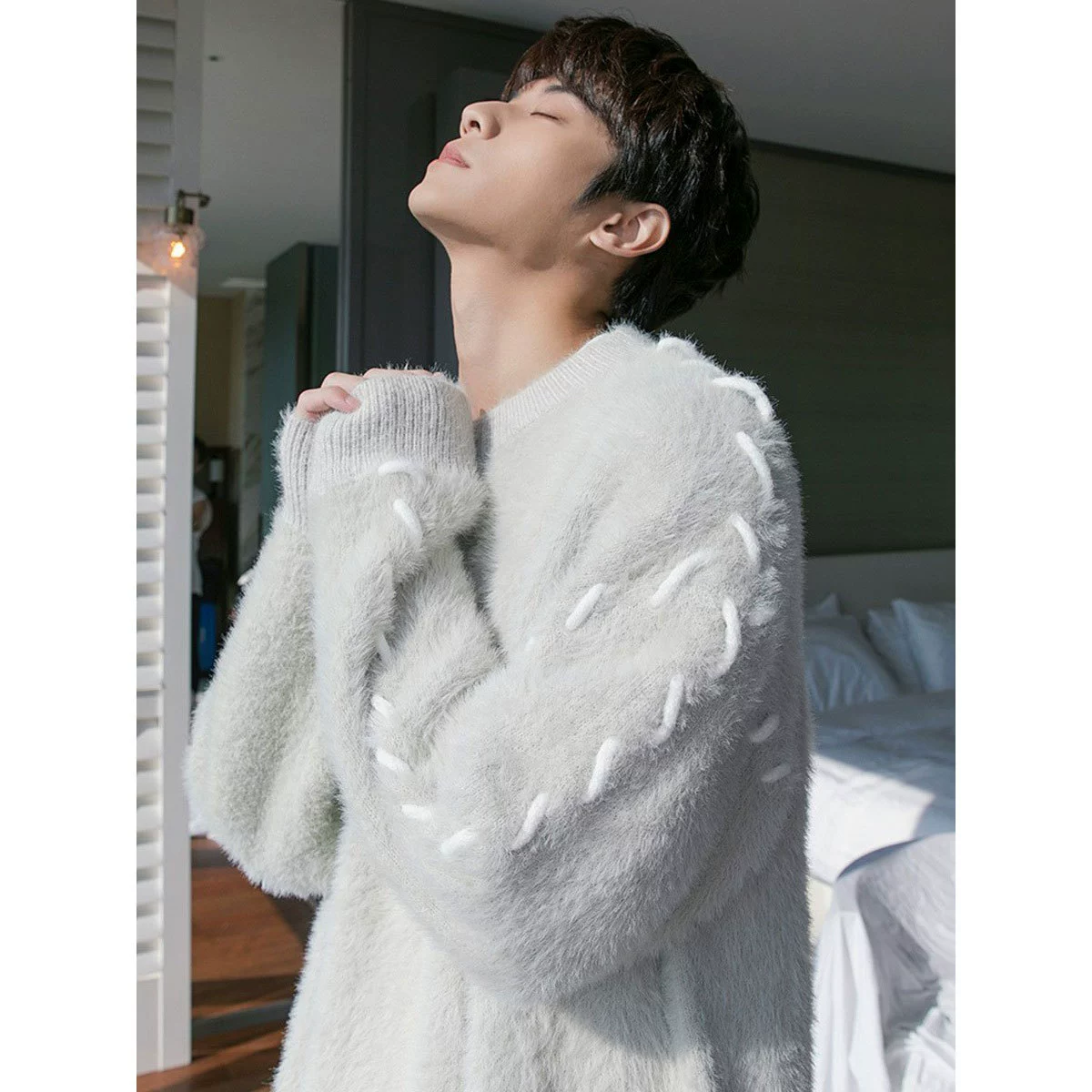 Корейский мужской дизайн Sense Niche 2023 Свободный свитер с круглым вырезом Куртка в ленивом стиле Парный свитер Мужская осень и зима