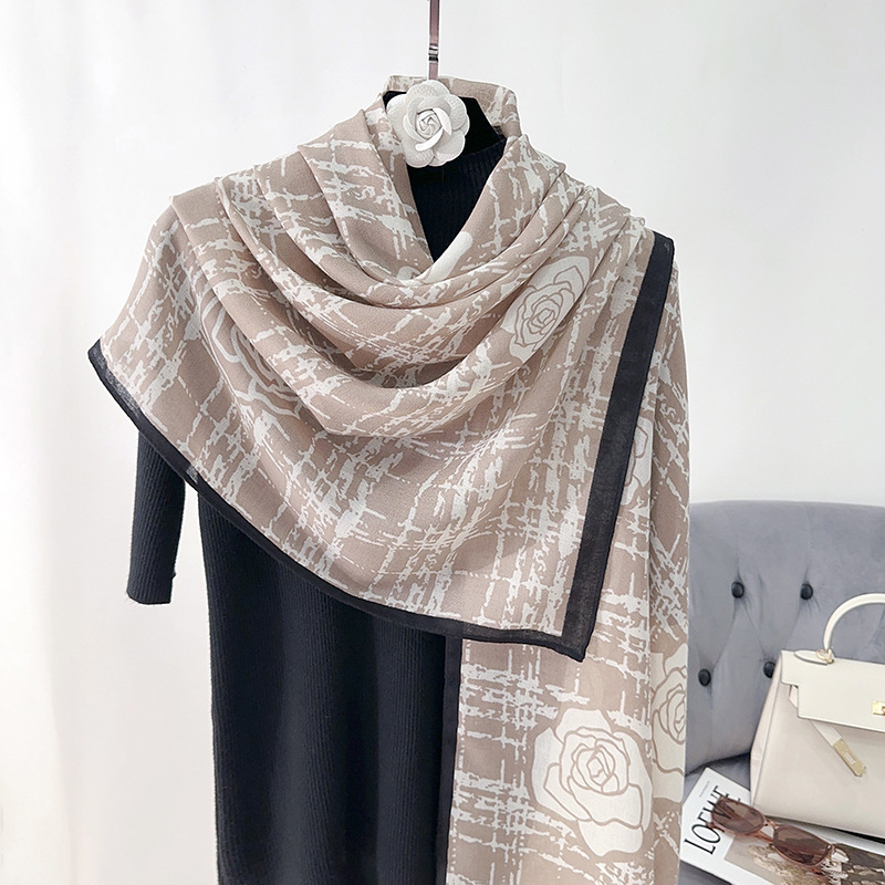 Otoño y invierno algodón y lino exterior mujer sala de aire acondicionado cálida chal de moda japonesa y coreana alta sensación elegante bufandas de impresión de rosas