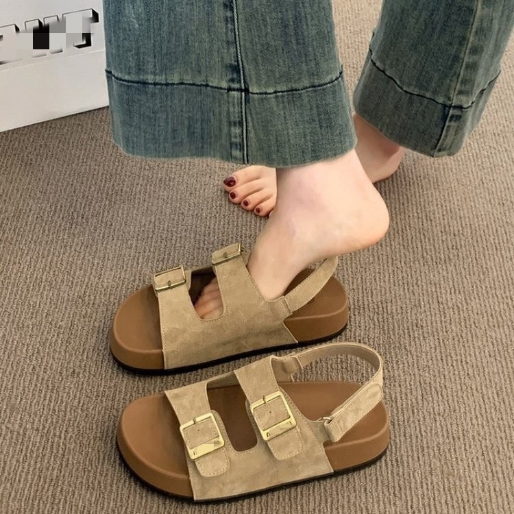 Sandallas de sol grueso para mujeres 2026 nuevo estilo de verano super caliente versátil no cansado pies de playa zapatos romanos de mujer