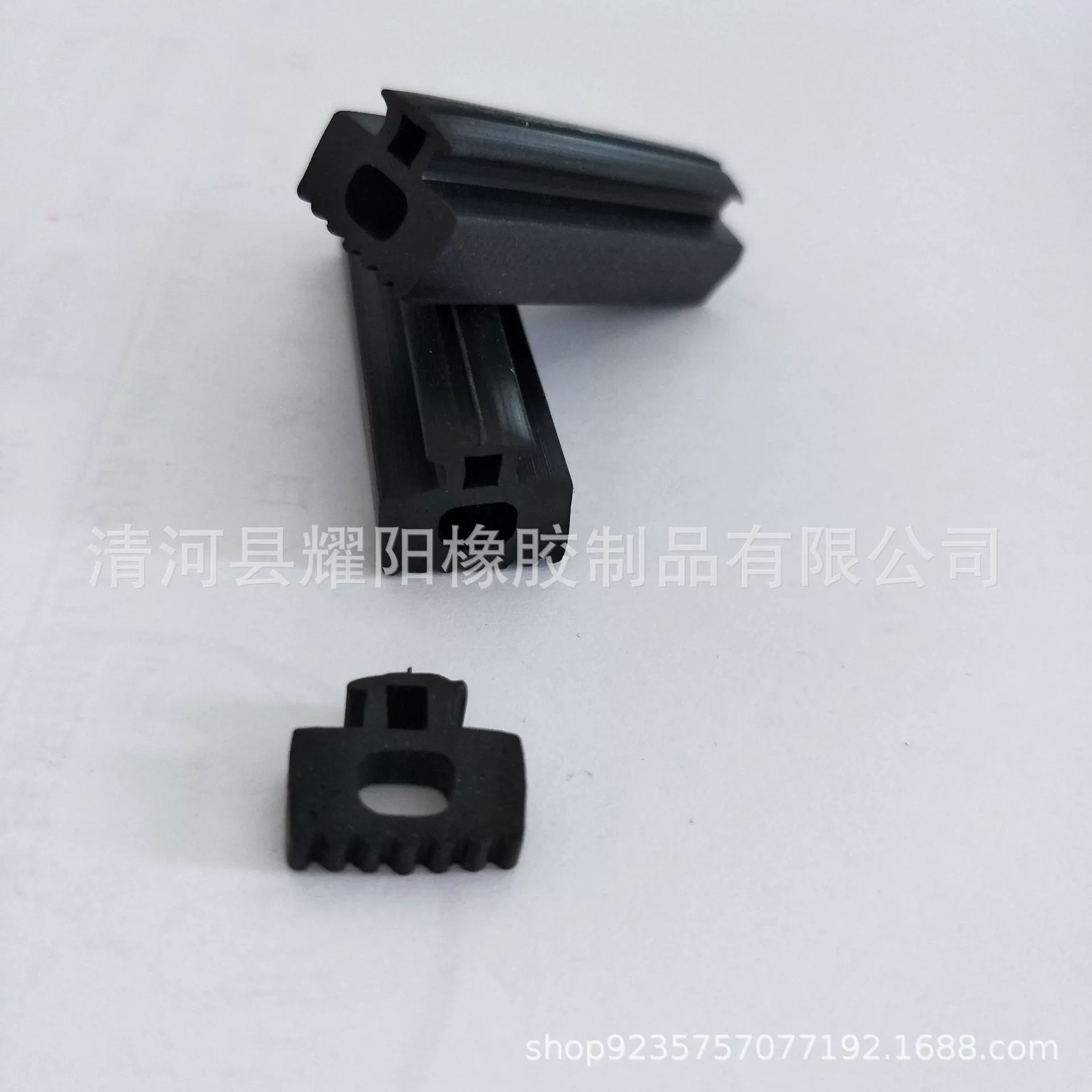 Резиновая уплотнительная лента для стеклянной навесной стены Резиновая полоса EPDM может быть настроена Колонка для навесной стены Резиновая полоса балка Резиновая полоса