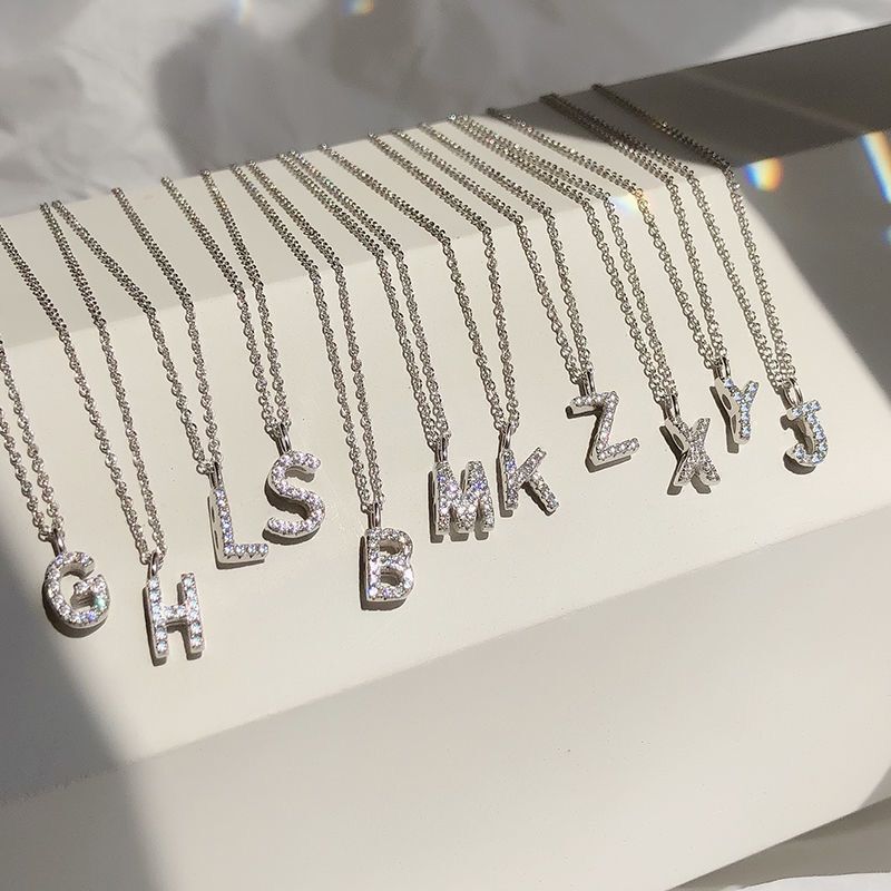 26 Letter Necklace for Women 2024 New Clavicle Chain for Women Niche Design Name Letter Bestie Pendant Necklace