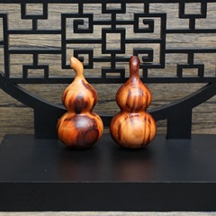 Lightning strike peach wood gourd pendant, Taoist magic weapon, portable accessories, old material, dark color, finely carved, hand-polished, large quantity