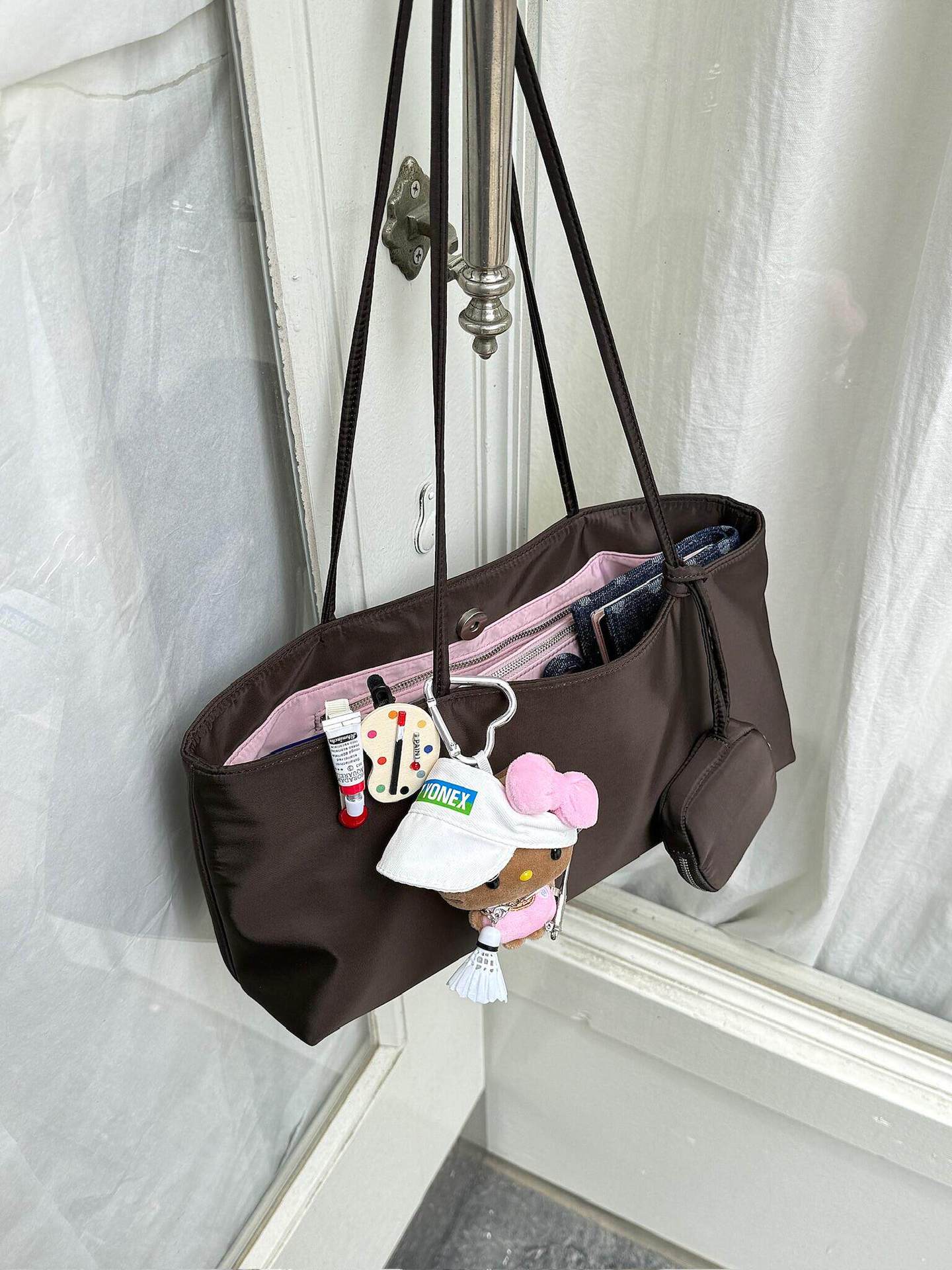 Capacious fashionable handheld one-shoulder bag, city style