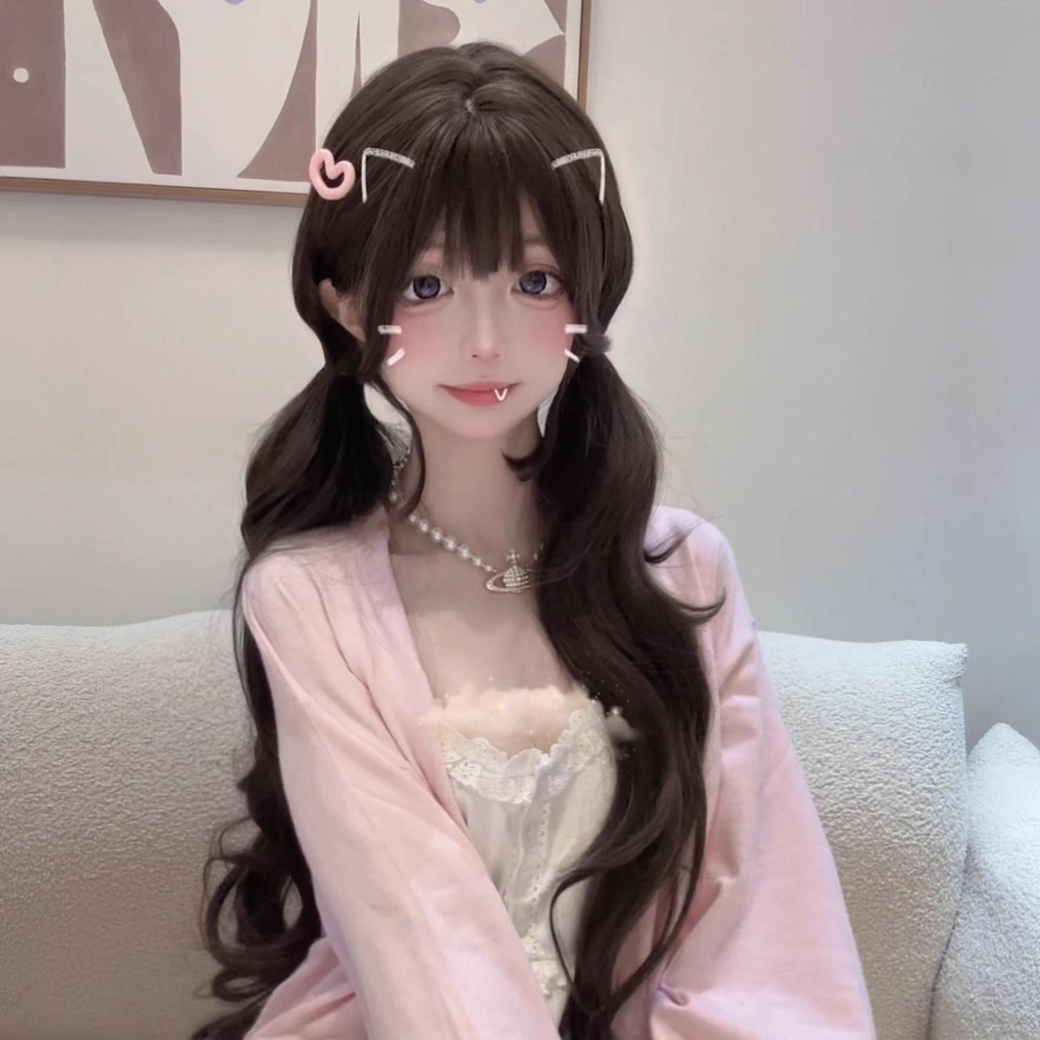 Koni 75cm Lolita japoniško stiliaus natūralus perukas moterims, juodai rudas ilgas garbanotas Cosplay foto perukas