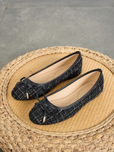 V 42422 Round Head Flat Bean Shoes �A�^����Ь
