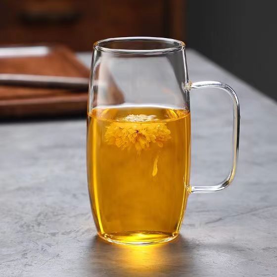 Transparent green tea, tea cup
