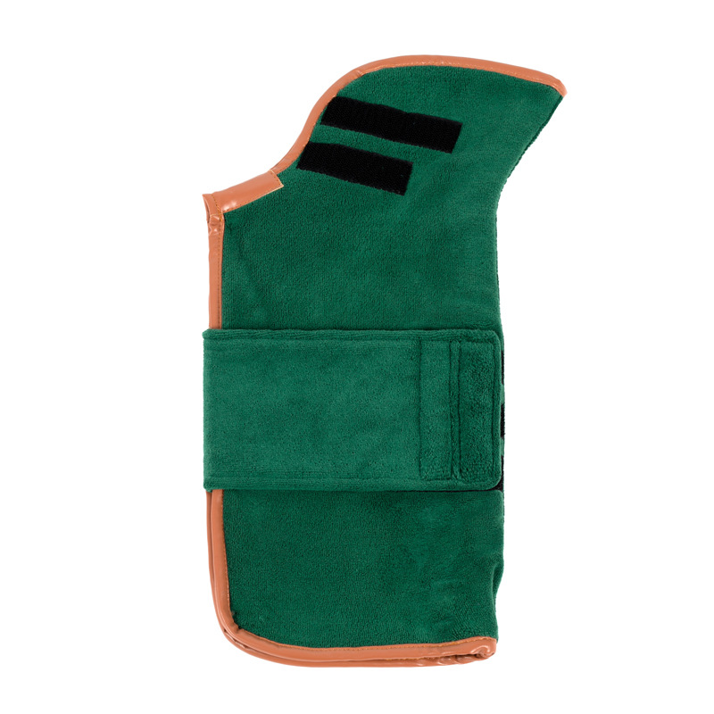 짙은 녹색 가죽 바인딩