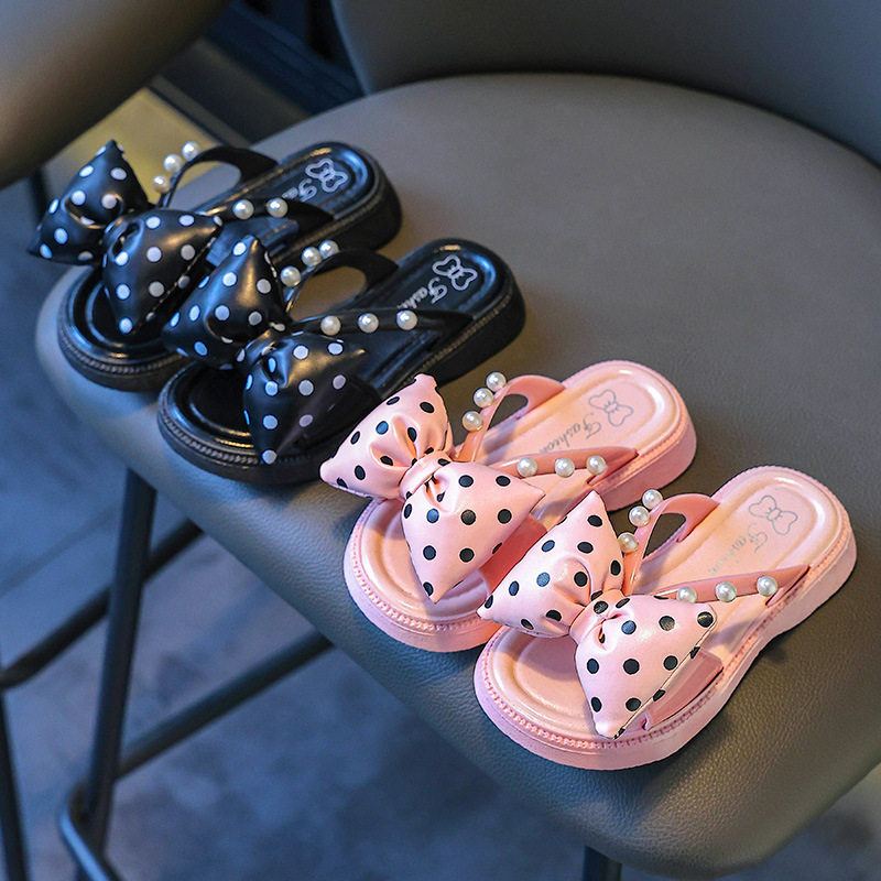 Zapatillas para niñas verano bebé interior pequeño antideslizante niña hogar niños arco sandalias y zapatillas para padres e hijos 2025 nuevo estilo