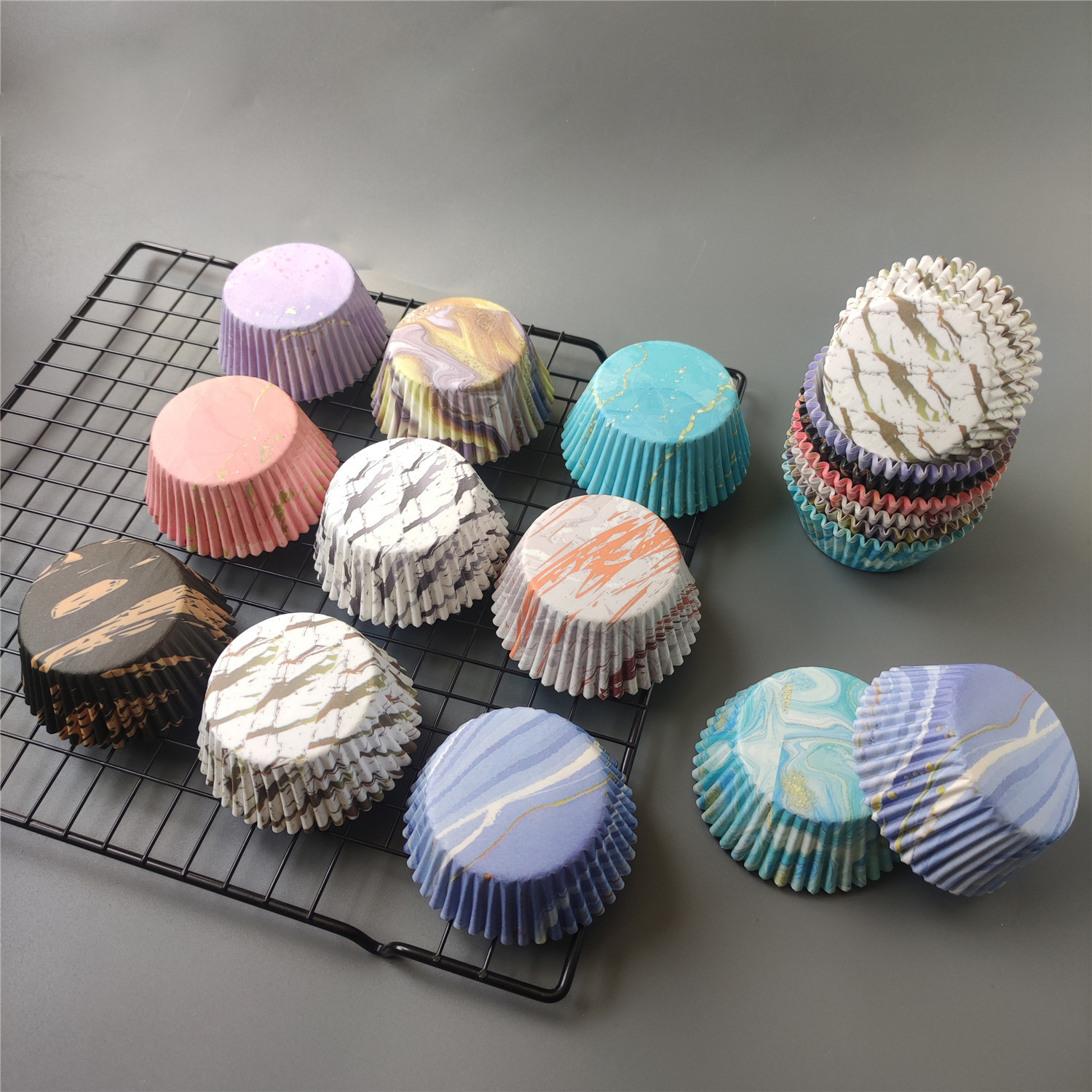 100 pcs / caja Xue Mei Niang soporte de papel para pastel medio soporte de papel para hornear tazas de papel muffin relleno soporte de papel a prueba de aceite