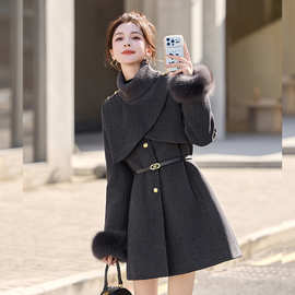 千金风围脖羽绒内胆毛呢外套女2025冬新款狐狸毛袖口大衣呢子外套