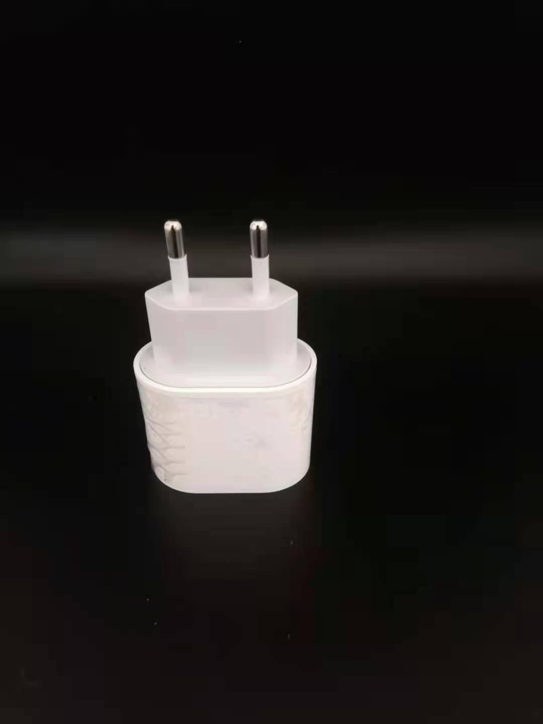 苹果新一代PD充电器外壳欧规塑胶件/苹果18W欧规仿原充电器外壳