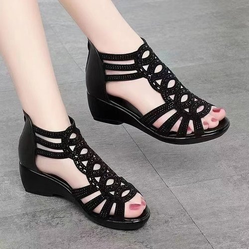 2024 new Roman sandals, soft leather mom shoes, fashionable women's open-toe sandals with soft soles for outdoor wear