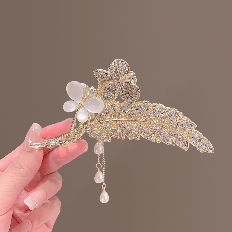 Women's IG Style Sweet Butterfly Grain Alloy Plating Inlay Rhinestones Pearl Hair Claws display picture 11