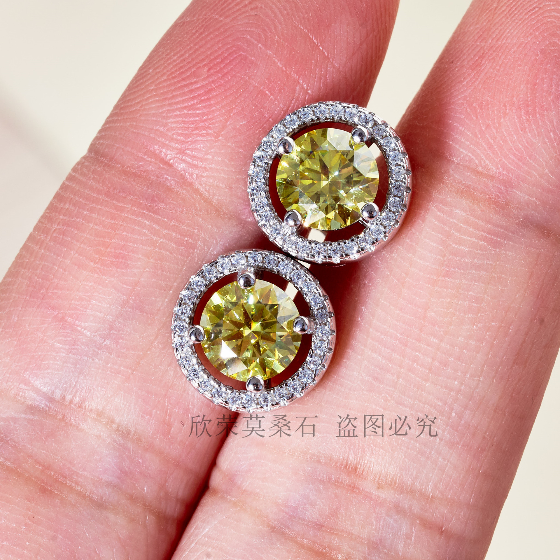 Los pernos de piedra moissan transfronterizos en vivo solo para el mayorista 1CT6.5mm * 2 con certificado GRA de pernos de plata pura