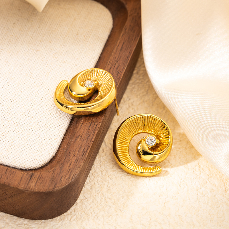 12g Weight 0.03µm Gold Plating Thickness Electroplated Gold Plating Process 201 Stainless Steel Ear Needle Material Golden Plated Plating Material Stone-Free Inlay Material Ear Studs Classification 1 Pair Quantity Daily Occasion 201 Stainless Steel Material Heart Shape, Flower, Spiral Pattern Women's Gender Elegant Style Plating Craft Heart Shape Flower Spiral Titanium Steel Elegant Waterproof Non Tarnish Surgical Steel Ear Studs 22