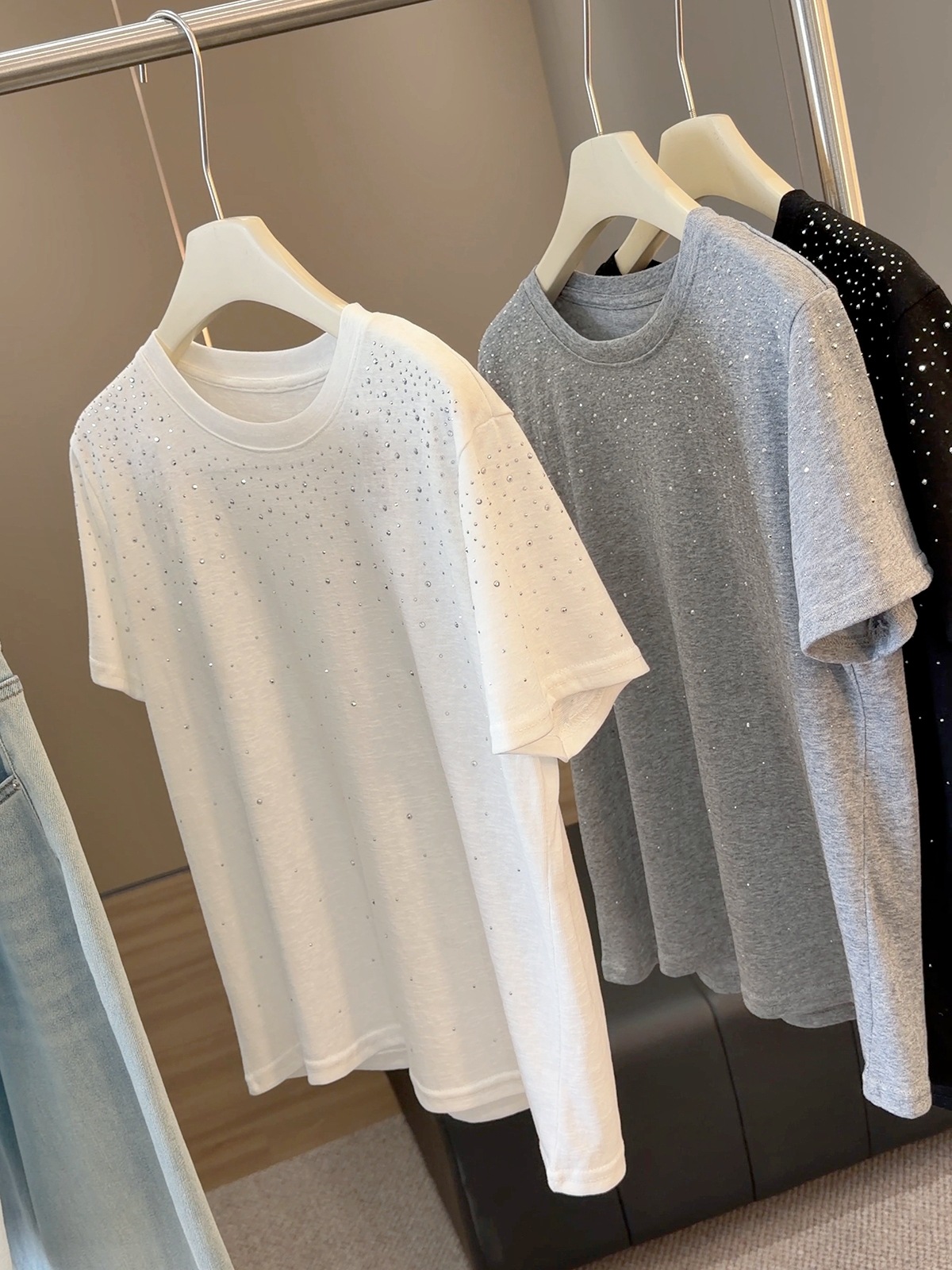 Women's Heavy Duty Rhinestone Round Neck Short Sleeve T-Shirt Loose Fit Slimming Summer Fashion Top Unique Style Versatile_ecoleips.com