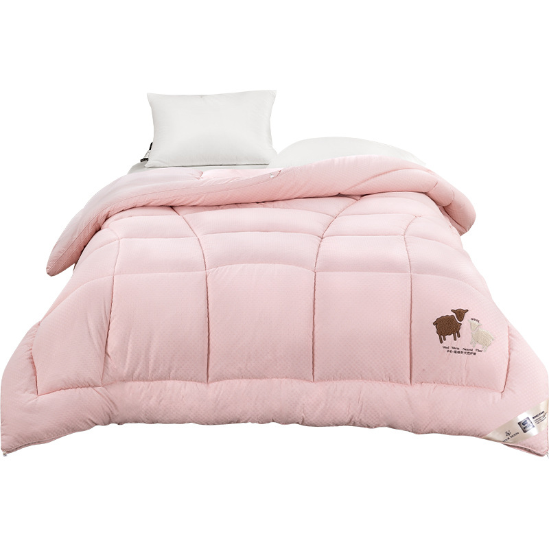 Warm breathing duvet by Yuanmeng, bedding