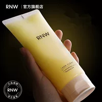 RNW Ruwi Lactacatrock очищает кожу, смягчает, увлажняет, нежно укрепляет лицо и все тело лица