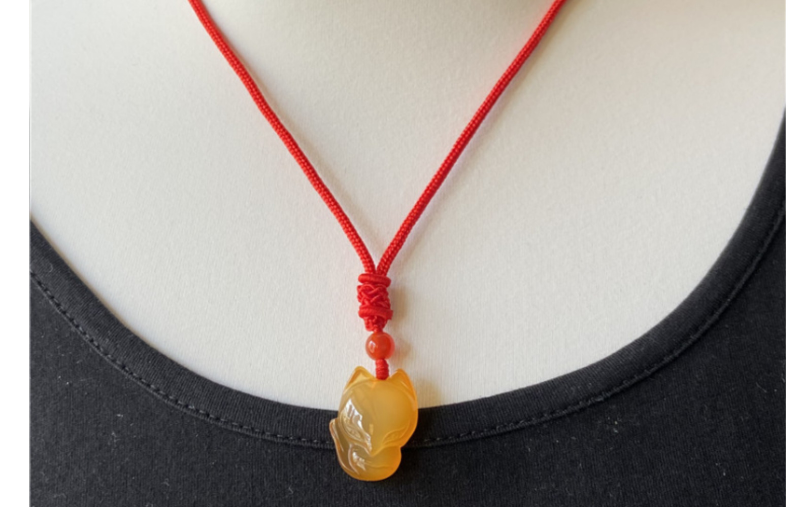 Ethnic Little Fox Agate Pendant Necklace display picture 11