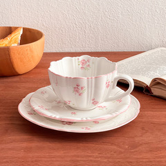 越境ins砕花コーヒーカップ皿かわいいレリーフさくらんぼ陶磁器カップ皿家庭用高颜値昼寝セット