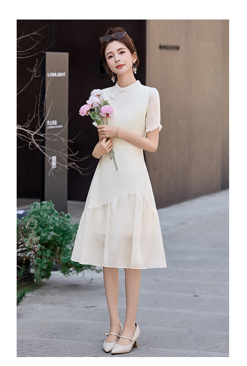 Đầm suông midi tân cổ điển tay ngắn cổ đức, thắt eo nhẹ, phong cách Trung Hoa hiện đại — màu trắng ngà chi tiết 18