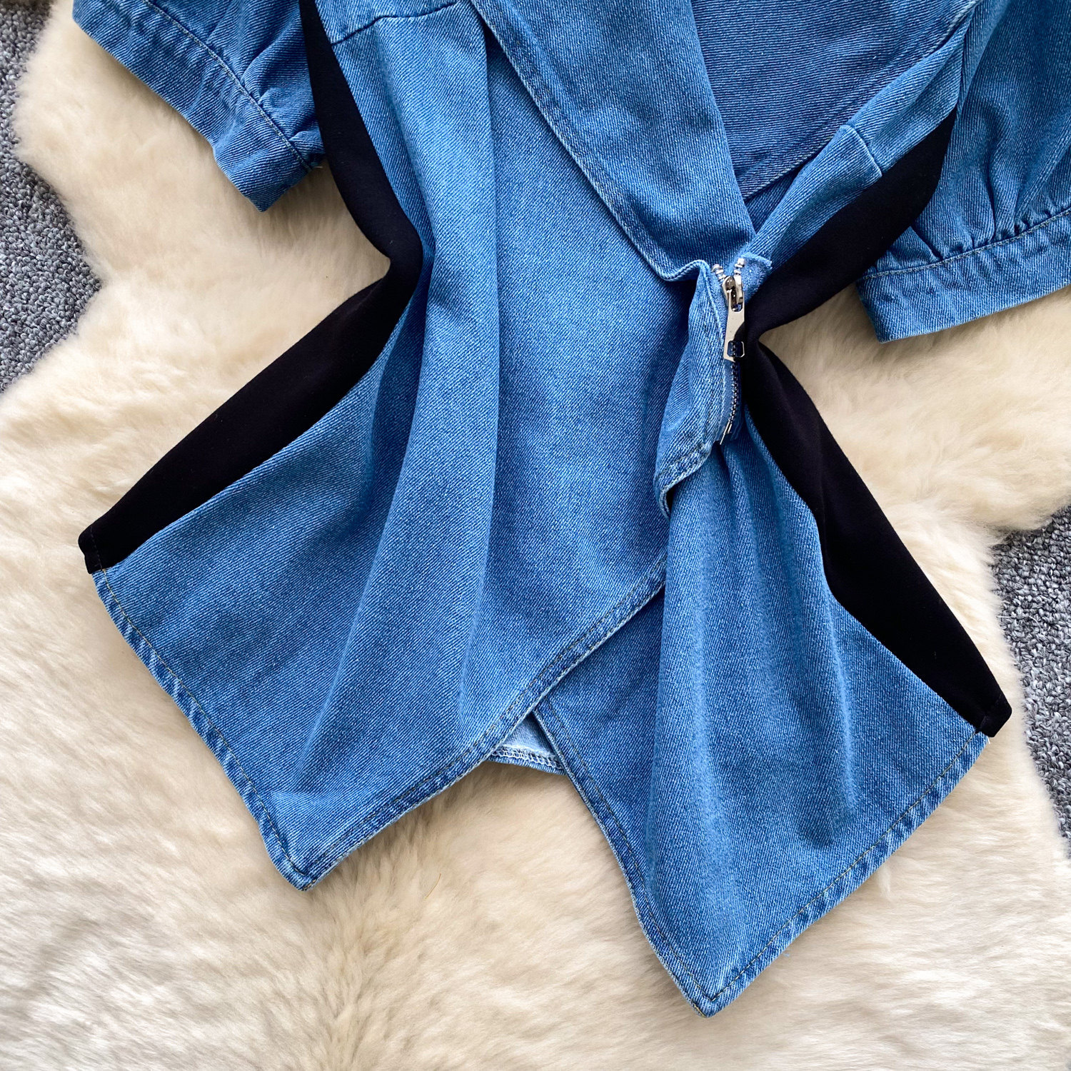 Women's French-Inspired V-Neck Short Sleeve Blouse With Asymmetric Hem And Waist-Defining Silhouette_ecoleips.com