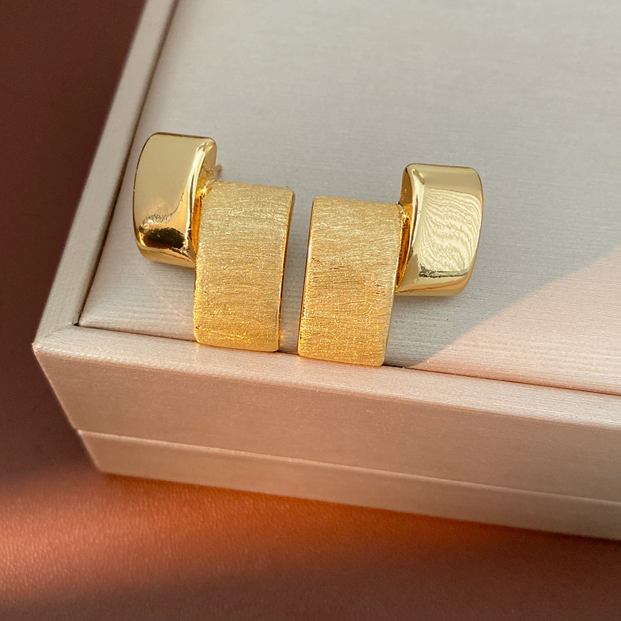 18k oro real galvanizado aguja de plata dibujada geometría pernos personalidad simple pendientes de viento frío ligero lujo alta sensación de auriculares