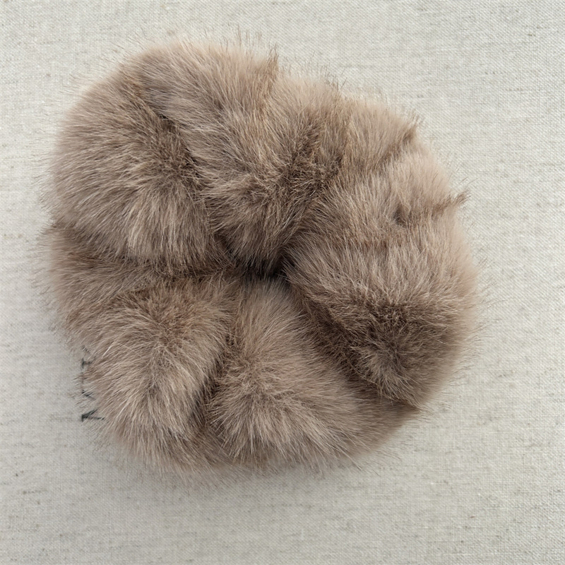 Dolce e morbido peluche di alta qualità con intestino crasso, testa a forma di palla, semplice copricapo da donna, elastico, resistente, accessori per capelli_voghion.com