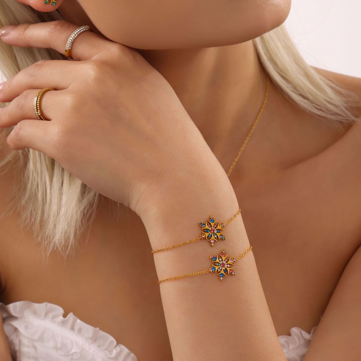 Navidad copo de nieve hecha a mano incrustado collar de zircon pendientes pulsera atmósfera de acero inoxidable lujo ligero conjunto en stock