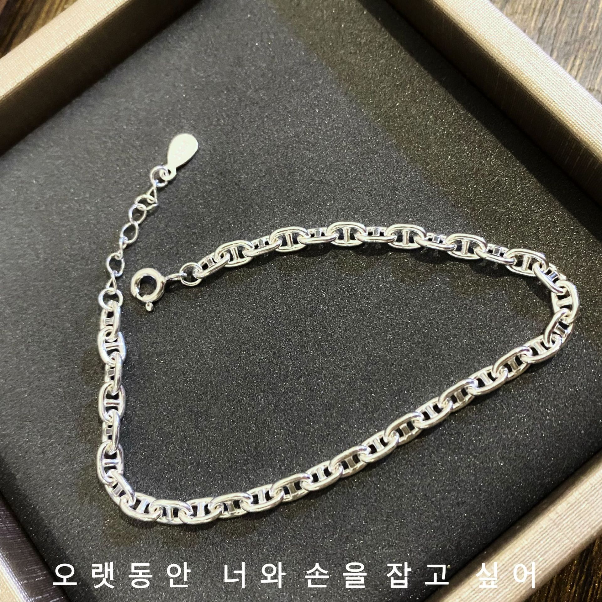 S925純銀豚の鼻のブレスレットはシンプルで個性的なファッションinsです。