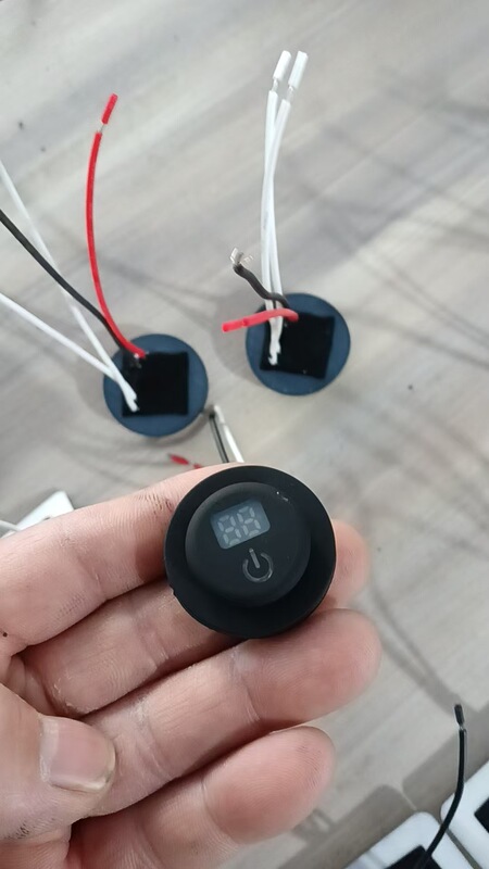 新款卡扣式圆形硅胶免车缝数显调温开关婴儿奶瓶保温杯套温控开关|undefined