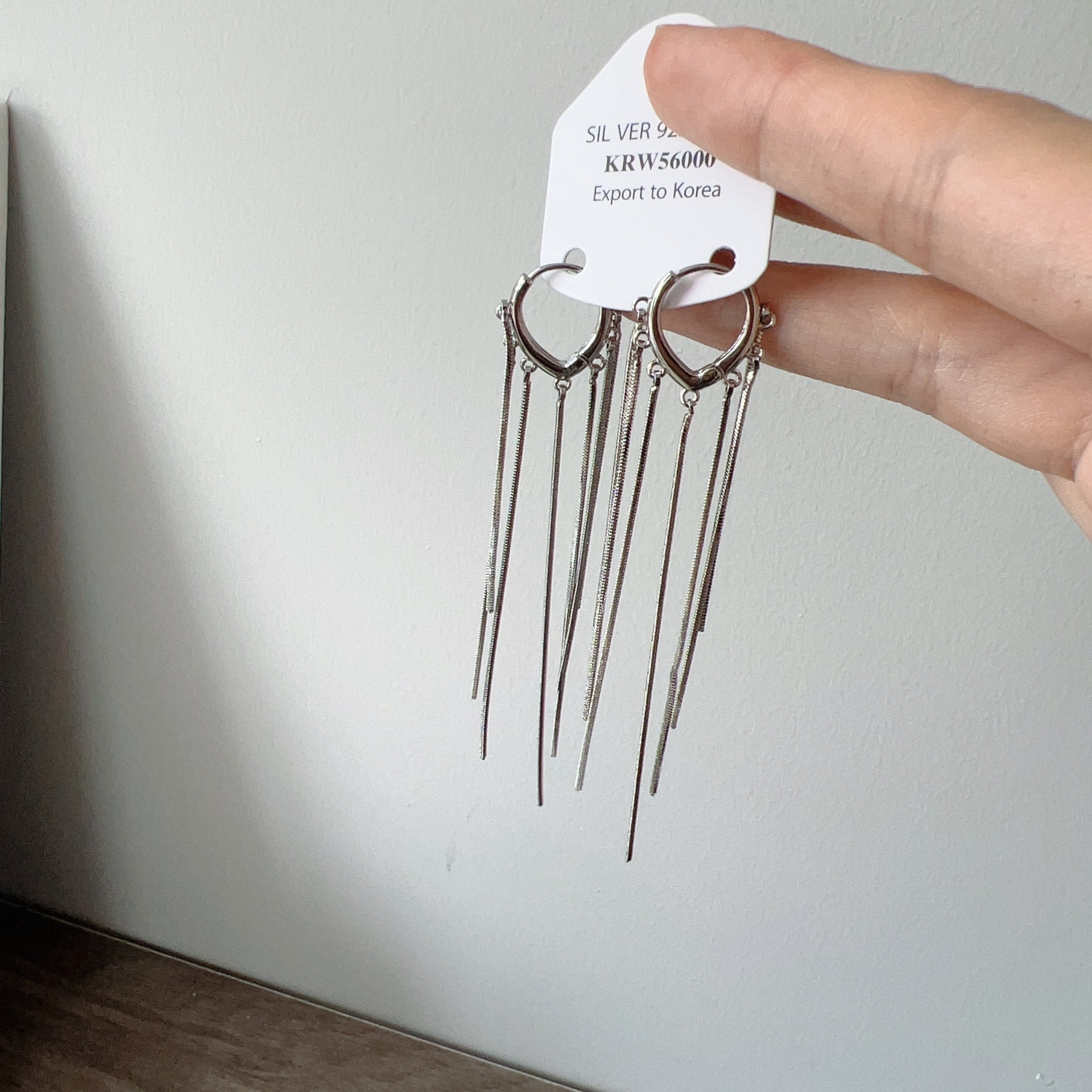 Oro real electrochapado elegante largo borla pendientes nicho diseño de alto grado de adelgazamiento pendientes de las mujeres exquisitos pendientes de lujo ligero