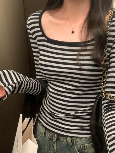 Contrasting Color Square-Neck Striped Women's Long-Sleeved Top for Spring, Autumn, and Winter—A Designer-Driven, Niche, Slim-Fit Base Layer Top with a Unique Design.