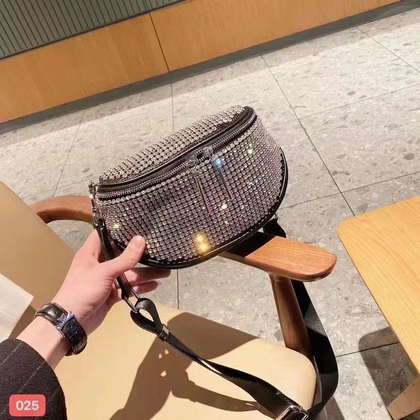 Nuova borsa da donna con quattro griffe tempestate di diamanti, borsa a tracolla da tenere a mano_voghion.com