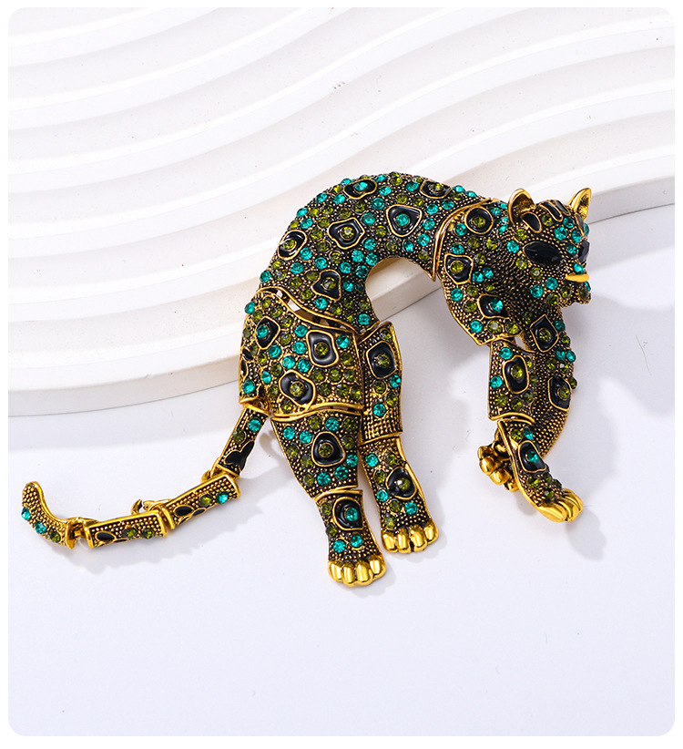 Jaguar Pattern Hip-Hop Vintage Style Pin Jaguar Alloy Rhinestone Unisex Brooches