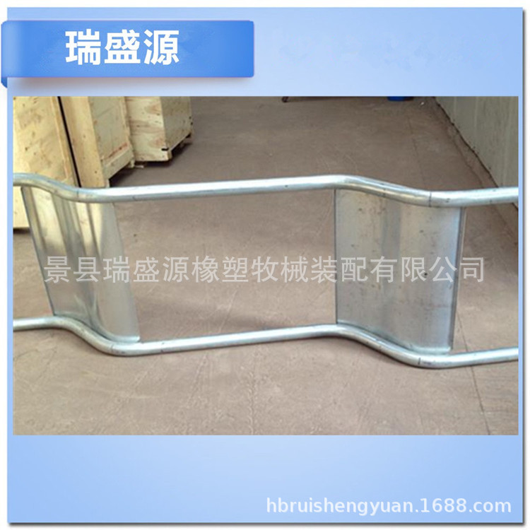 挤奶机厂家供应畜牧养殖设备 挤奶厅用配件 牛用挡粪板 防溅板