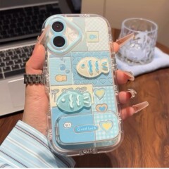 ブルーチェック柄の魚は、Apple 16 フェザーガーゼクリーム携帯電話ケース iPhone15promax 漫画 14/13 に適しています。