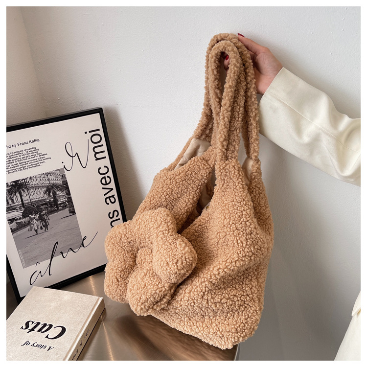 Plush New Trendy Large-capacity Western Fashion Shoulder Underarm Bag display picture 2