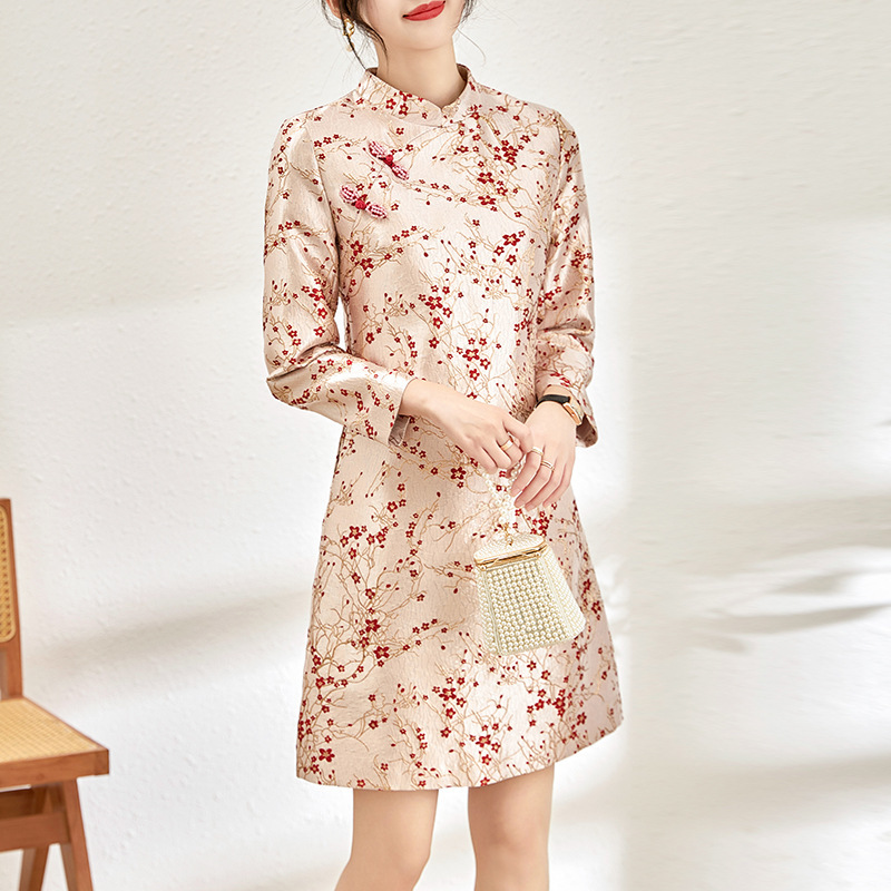 2401607-Spring New Heavy Industry Plum Blossom Embossed Gold Jacquard Design Slimming Look and Flesh-Covering Dress for Ladies