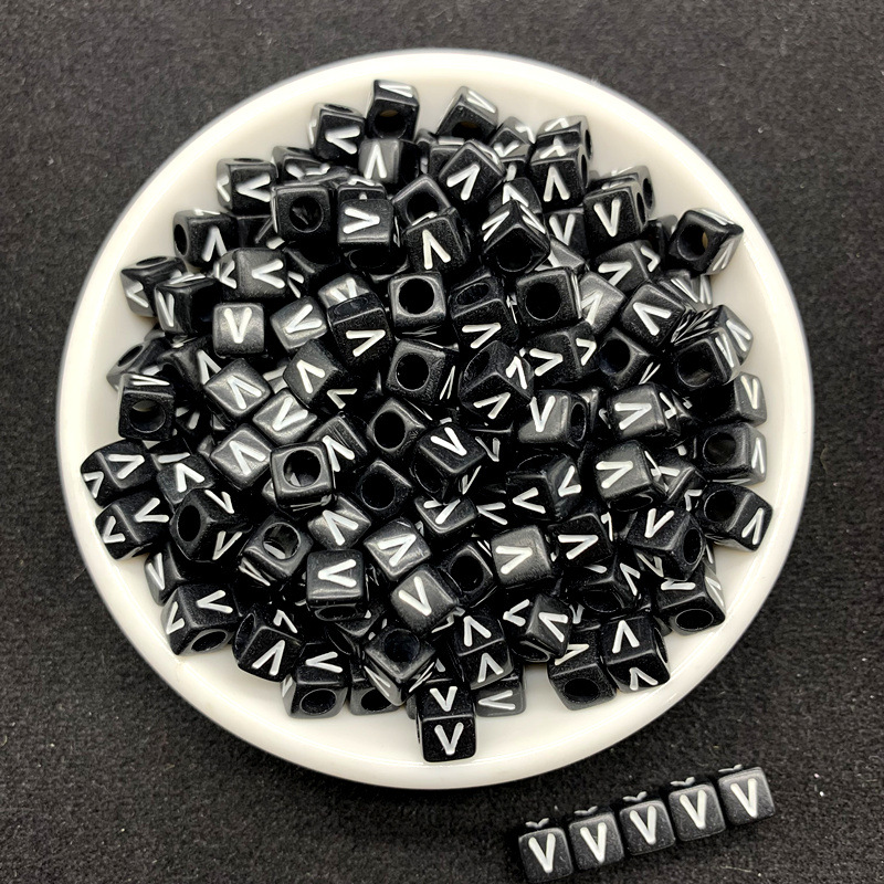 26 letras cuadradas blancas acrílicas de fondo negro inglés de una sola letra diy accesorios de beads material de beads sueltos image 28