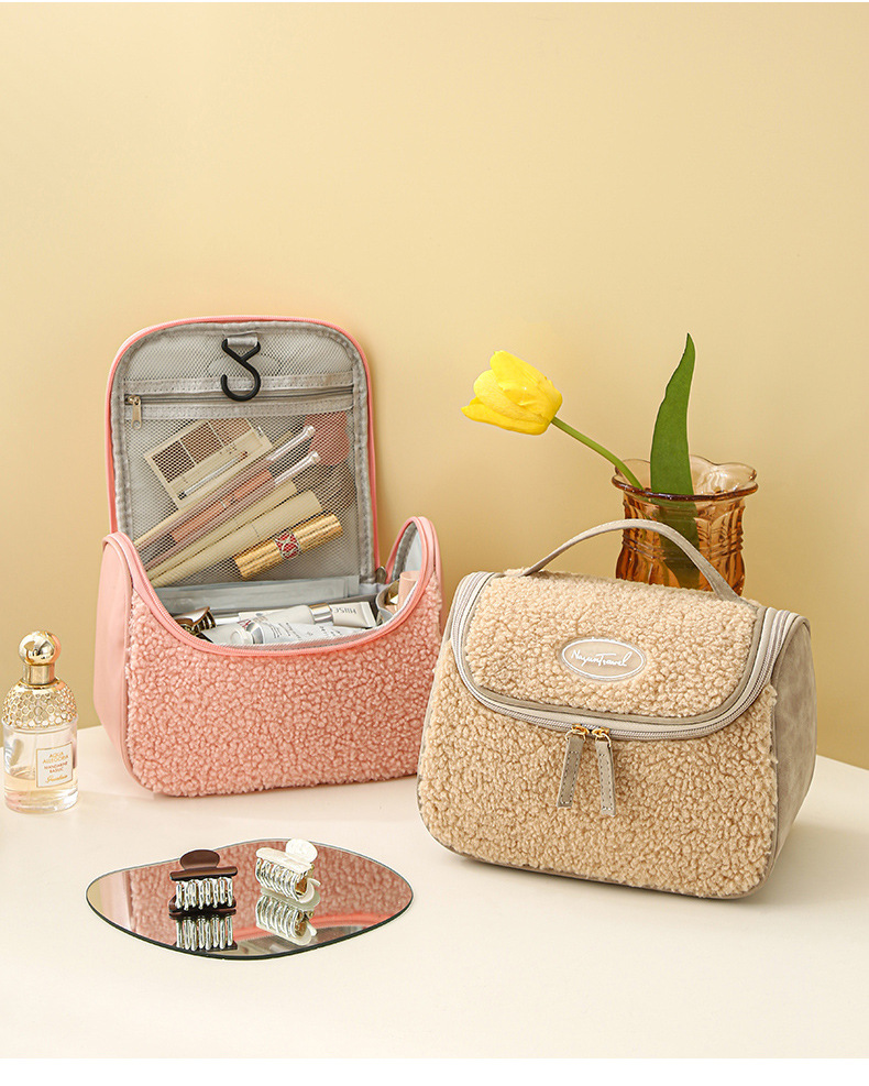 Business Solid Color Plush Square Makeup Bags display picture 1