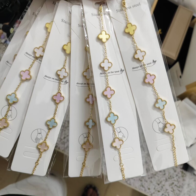 Direct sale 13mm four-leaf clover bracelet, 18k gold-plated, non-fading, lucky clover bracelet, popular online style, high-end and light luxury Direct sale 13mm four-leaf clover bracelet, 18k gold-plated, non-fading, lucky clover bracelet, popular online style, high-end and light luxury