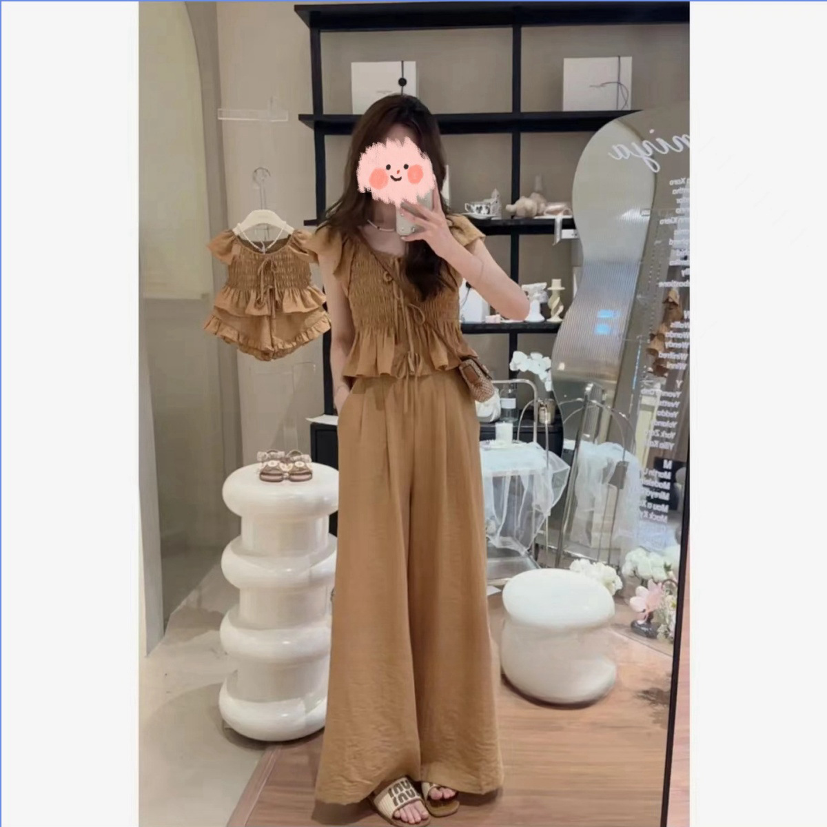 親子服2024夏の新型韓国版女の子カレー色の小さい飛袖はやせています。