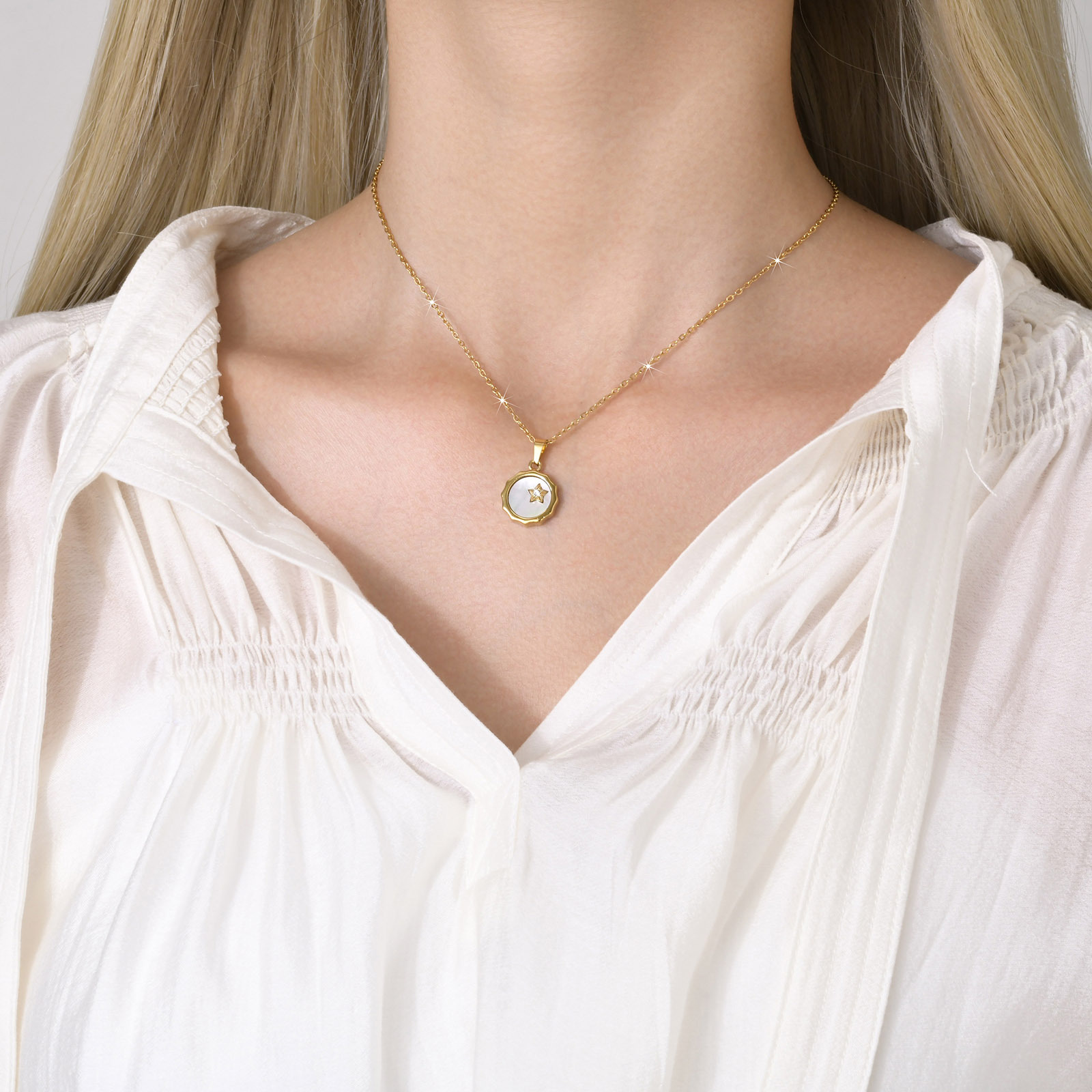 Fashion Round Star Stainless Steel Inlay Shell Zircon Pendant Necklace