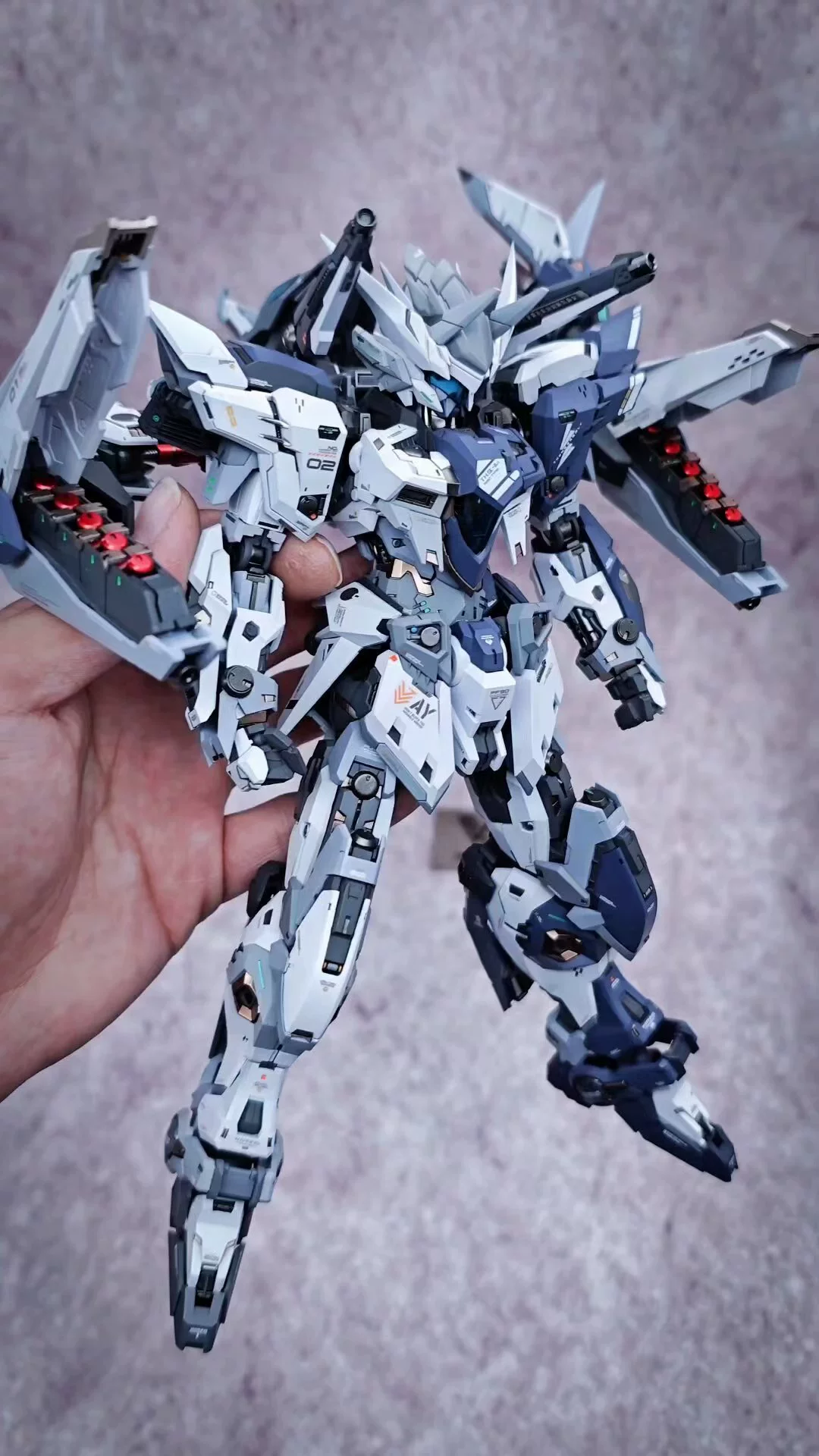 Модифицированный мех Three Kingdoms Bai Qi Cao Ren Ao Bing Gundam Blind Blind MG Destiny Seven Sword Flying Wing Boys Dotted Toys