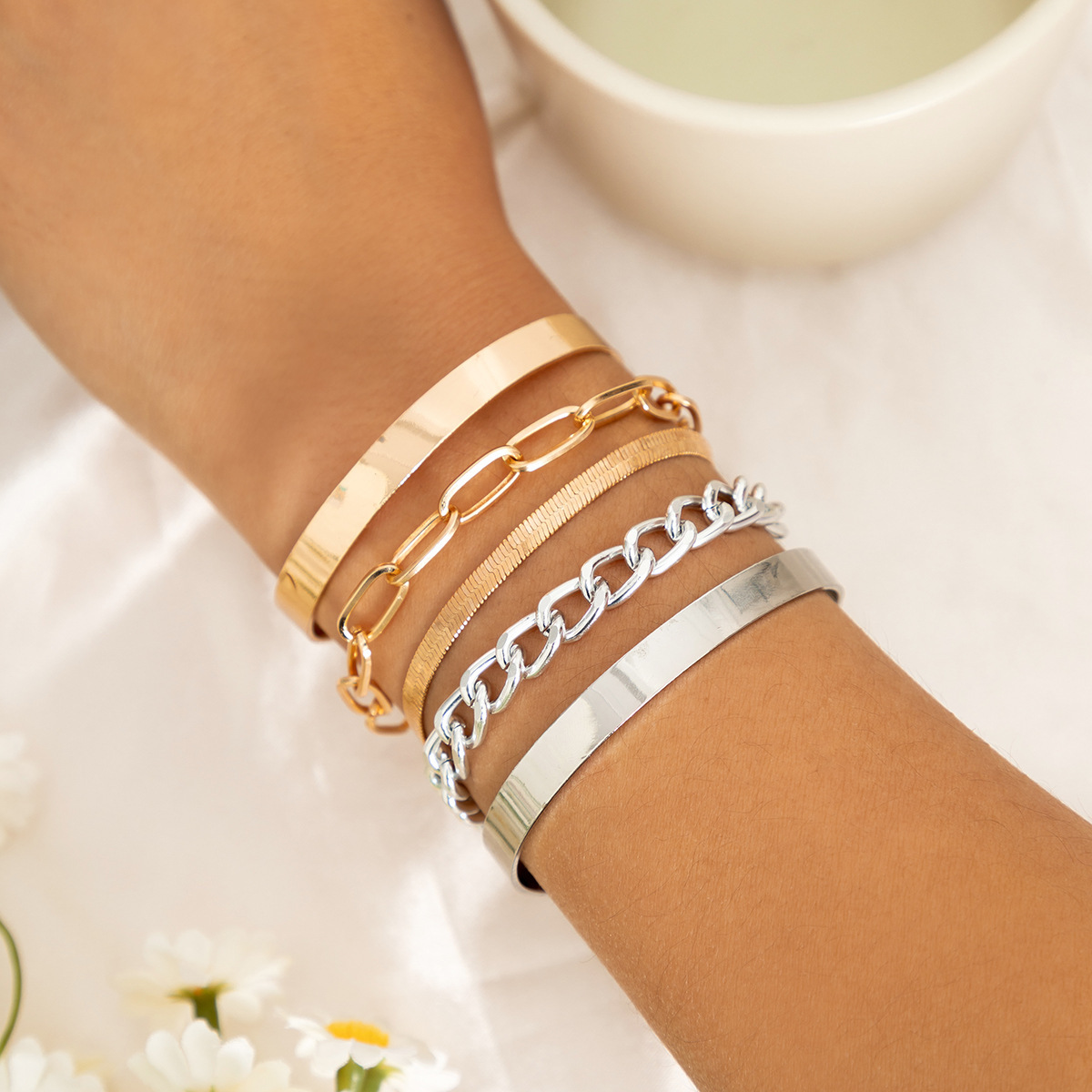 Bracelet multicouche minimaliste empilable style élégant_voghion.com