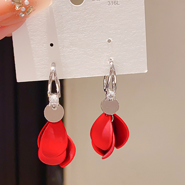Acrylic retro fashionable small earrings with zircon