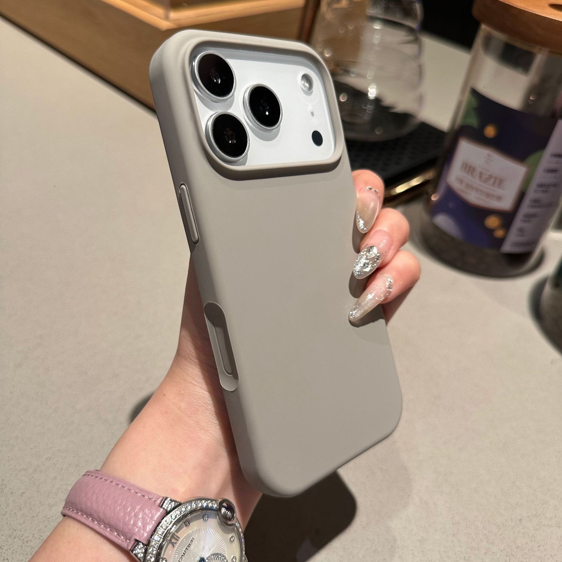 Aplicable a Apple 17 Pro agujero grande piel líquida caja de teléfono móvil todo incluido Ai botón iPhone16 cubierta de protección a prueba de caídas