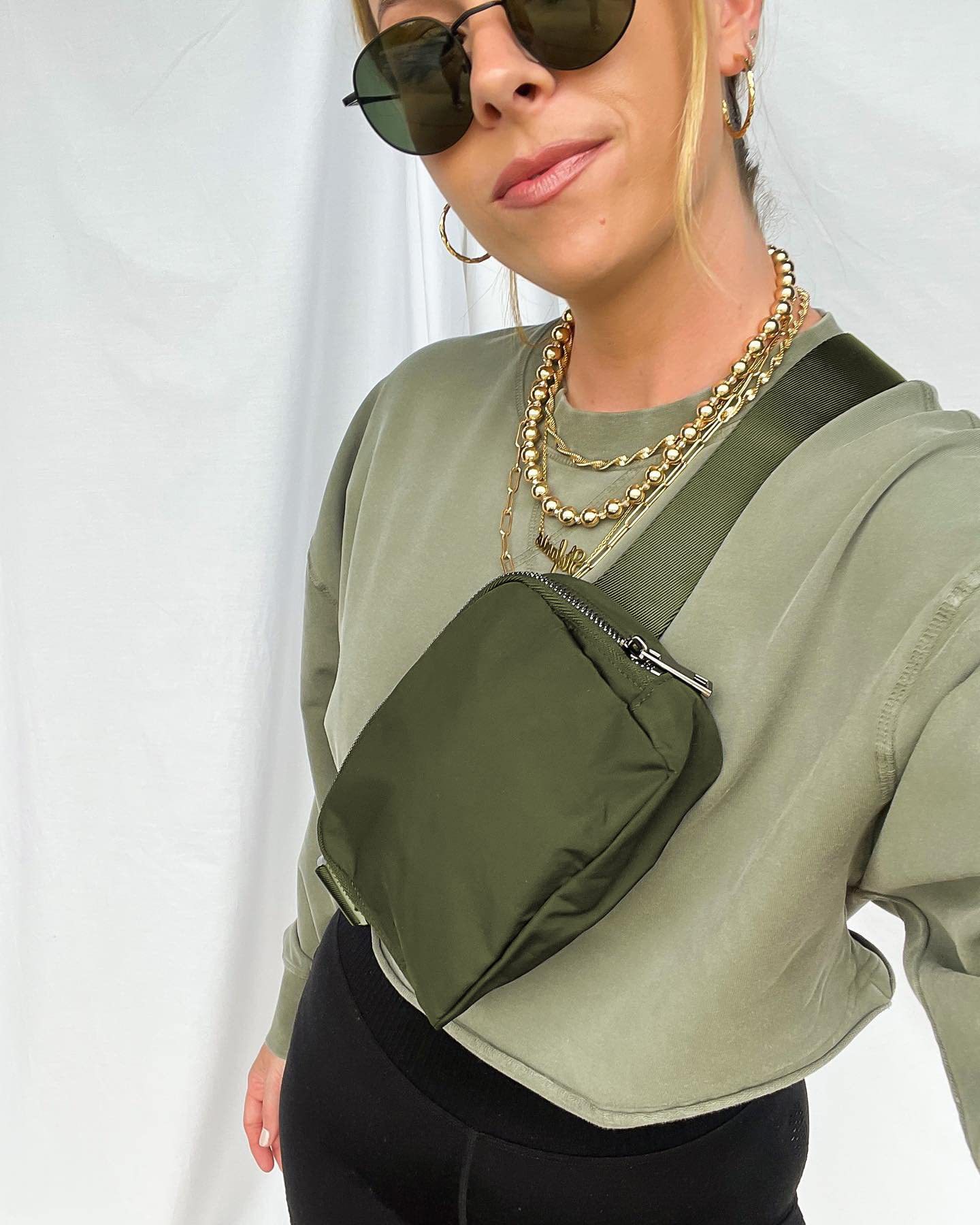 Women's with adjustable waistband, fashionable running and hiking waist bag_voghion.com